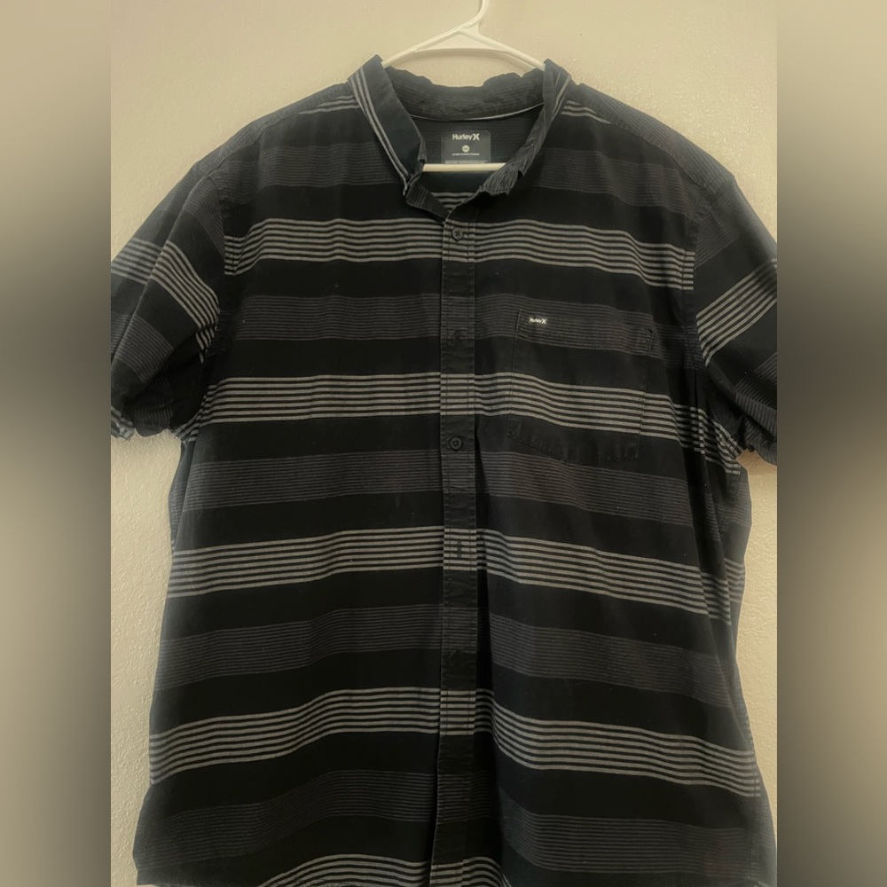 Men’s Hurley button down black shirt XXL